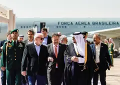 Lula chega com comitiva a Riad (Arábia Saudita)