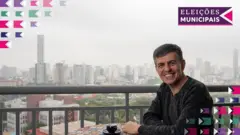 O empresário Marcos Dorça, eleitor de Marçal, em seu apartamento na Mooca