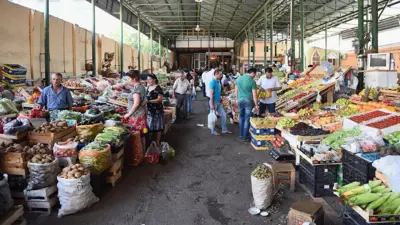 Bakıda bazarlardan biri