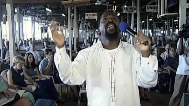 Hình ảnh một buổi làm lễ của TB Joshua