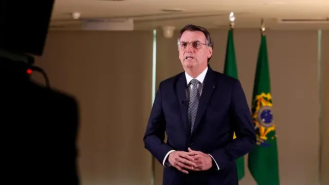 Jair Bolsonaro gravando pronunciamento