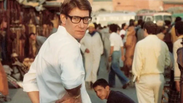 Yves Saint Laurent em um mercado de Marrakech