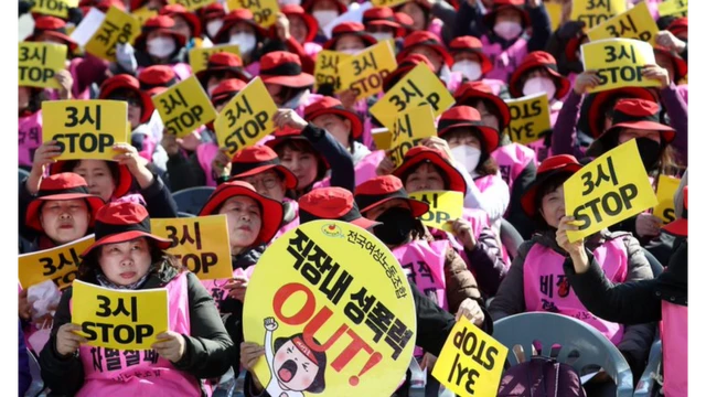 Mulheres sul-coreanas protestam contra a desigualdade de gênero em manifestação de 2018