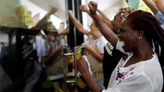 Manifestantes protestam contra declarações que minimizam o racismo no Brasil proferidas pelo presidente da Fundação Palmares em 28 de novembro de 2019.