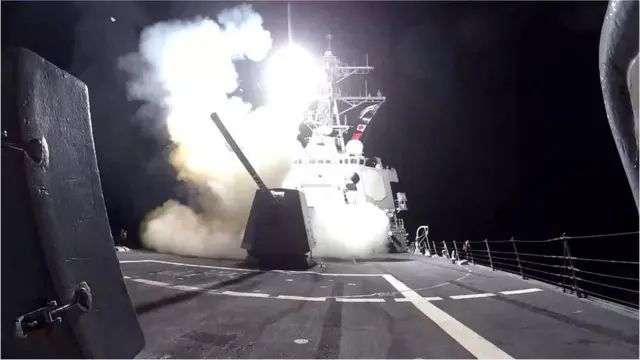 美國艦艇對也門胡塞武裝目標發動襲擊