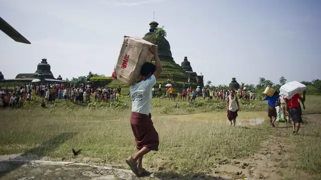 ၂၀၁၅ ခုနှစ်က မြန်မာစစ်တပ်လေကြောင်းတိုက်ခိုက်မှုတွေကြောင့် ထွက်ပြေးနေရတဲ့ မြောက်ဦး‌ဒေသခံများ