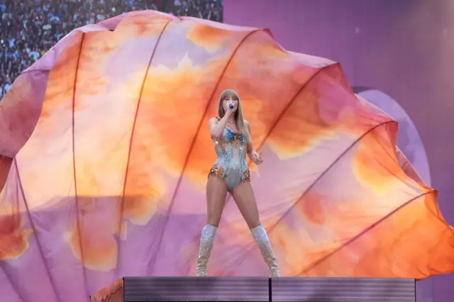 Taylor Swift durante show em Londres em junho de 2024