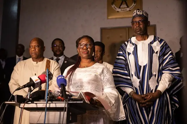 Olivia Rouamba (C), Morissanda Kouyaté (G) et Abdoulaye Diop (D)