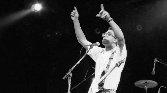 Herbert Vianna, de Os Paralamas do Sucesso, no palco do Rock in Rio 1