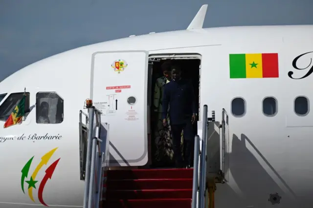 L'avion de commandement du président sénégalais Bassirou Diomaye Faye, à l'aéroport international de Pékin, avant le Forum sur la coopération sino-africaine (FOCAC), le 2 septembre 2024 à Pékin, en Chine. (Illustration) 