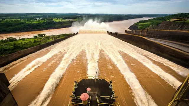 A usina de Itaipu