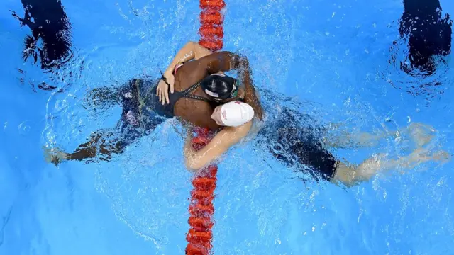 Simone Manuel e Penny Oleksiak