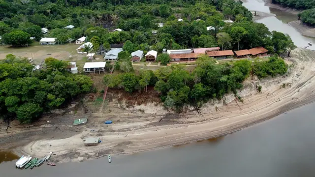 Reserva de Desenvolvimento Sustentável do Rio Negro vista do alto