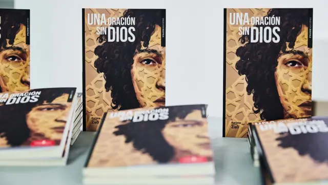 Capa do livro Una oración sin Dios 