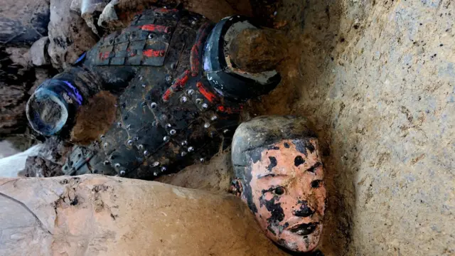 Guerreiros de terracota encontrados em escavação