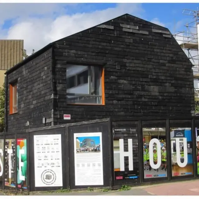 A "casa de resíduos" da Universidade de Brighton, na Inglaterra, foi construída com mais de 90% de materiais residuais.