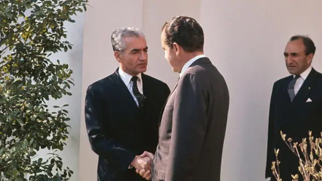 Mohamed Reza Pahlevi com Richard Nixon.