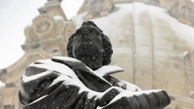 Estátua de Lutero em Dresden, na Alemanha

