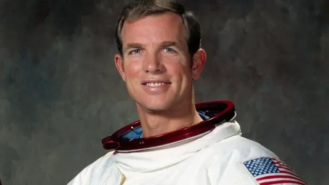 David Scott em seu traje de astronauta