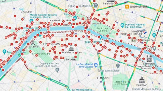 Mapa mostra vias fechadas em Paris