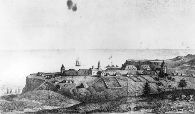  1828: Fort Ross em Bodega Bay, Califórnia, fundado por Ivan Kuskoff como um posto da Companhia Russo-Americana. Em 1841, os russos retiraram-se e venderam o forte ao general John A. Sutter. (Foto de MPI/Getty Images) 