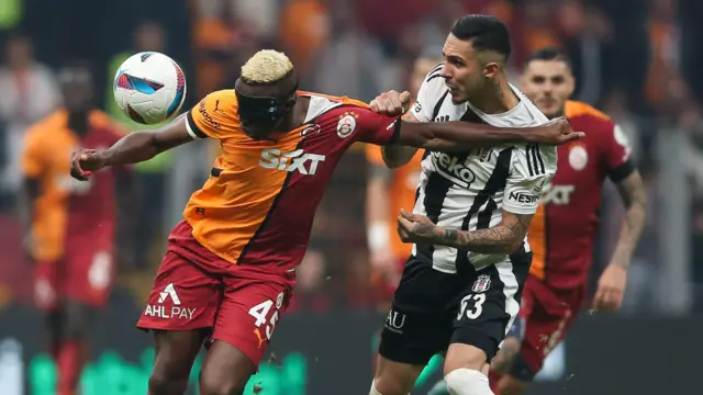 Victor Osimhen en action contre Besiktas