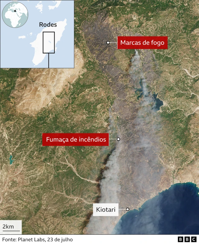 Imagem de satélite mostra fumaça e marcas de fogo