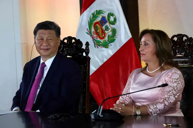 Xi Jingping e Dina Boluarte, presidente do Peru