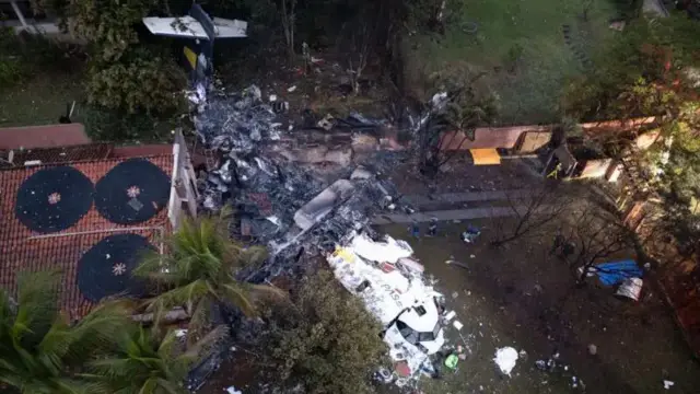 Imagem do local onde o avião da voo da Voepass caiu em Vinhedo (SP)