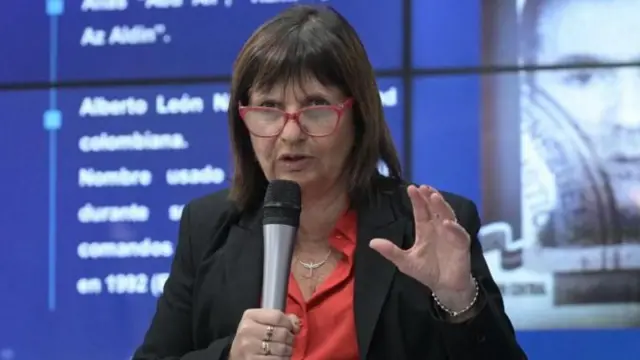 Patricia Bullrich em coletiva de imprensa