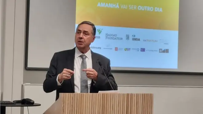 "Considero um grande retrocesso aos direitos das mulheres", diz Barroso sobre decisão da Suprema Corte dos EUA