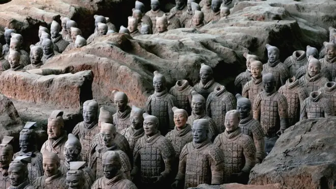 Foto mostra o Exército de Terracota, na China