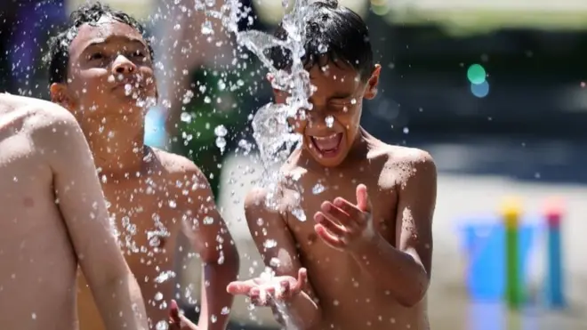 Canadá registrou sua maior temperatura desde que há registros (49,6°C) pelo terceiro dia seguido