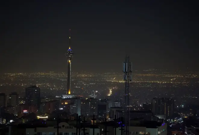 Panorama de Teerã de madrugada