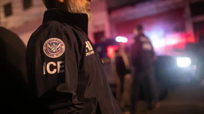 Los agentes de ICE podrán expulsar inmigrantes sin pasar por los tribunales.