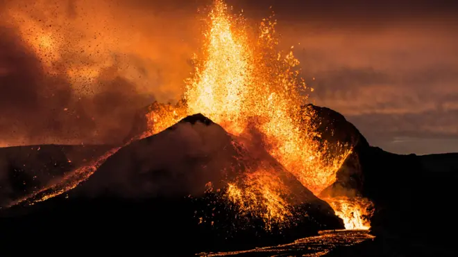 Vulcão em erupção