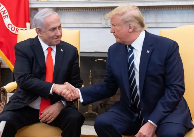 Donald Trump e Benjamin Netanyahu em encontro na Casa Branca em 2020