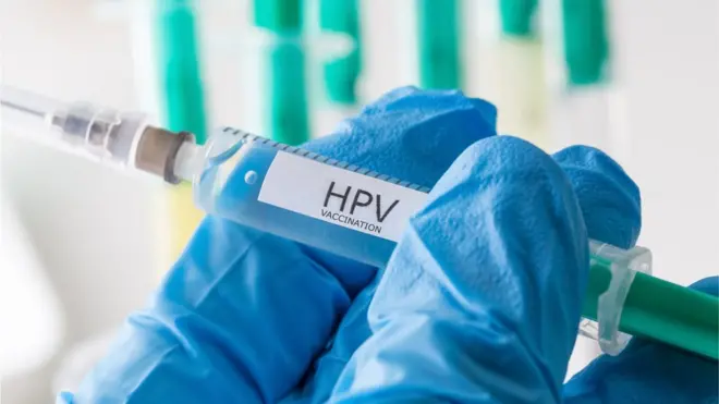 O vírus do HPV pode causar vários tipos de câncer em mulheres e homens.