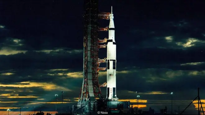 Trong một đợt phóng, các kỹ sư phát hiện ra tên lửa Saturn V có thể tự tạo ra sét