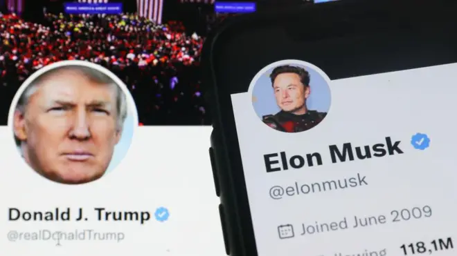 Uma montagem de fotos mostra a conta de Donald Trump e a de Elon Musk na rede X.