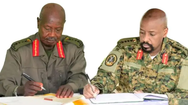 Yoweri Museveni n'umuhungu we Muhoozi Kainerugaba mu ifoto yegeranyijwe hakoreshejwe ubuhanga