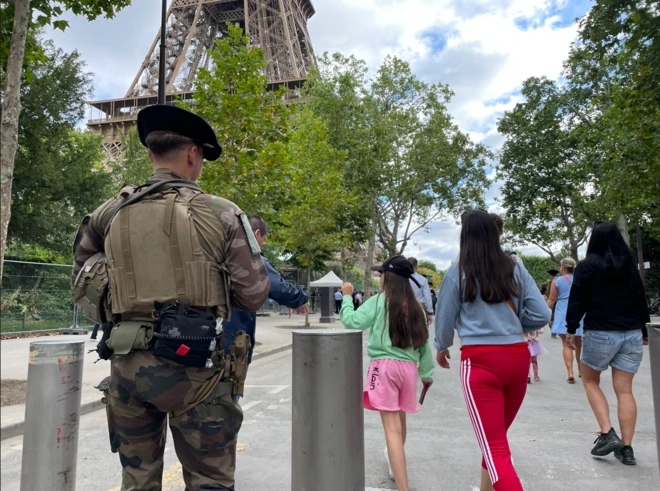 Soldado em Paris