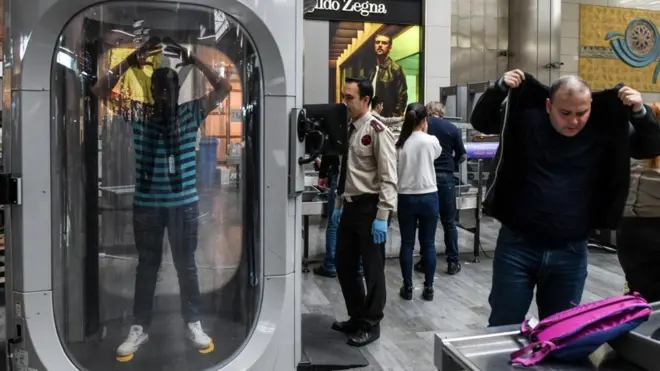 Hoje, muitos aeroportos parecem fortalezas