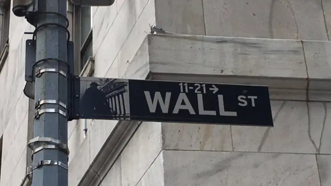 Escravos ajudaram a construir o muro a partir do qual Wall Street foi nomeado.