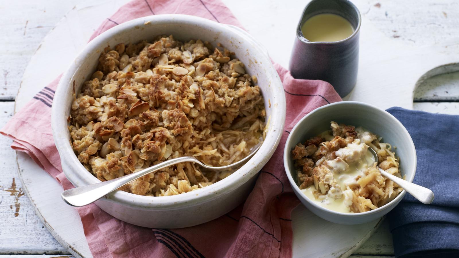 Apple crumble with cardamom custard