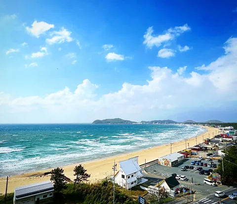 Hikari no Michi DMO Fukutsu Visitors will rarely see any rubbish on this pristine stretch of coastline (Credit: Hikari no Michi DMO Fukutsu)