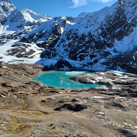 Sophie Hardach The Hochjochferner glacier and glacial lake today, in autumn (Credit: Sophie Hardach)