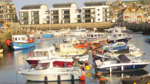 LDRS Small boats in West Bay Harbour 