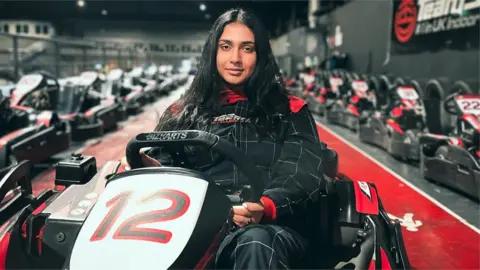 Amna in go kart