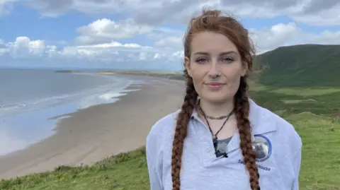 Gower Seal Group volunteer Elin Carter